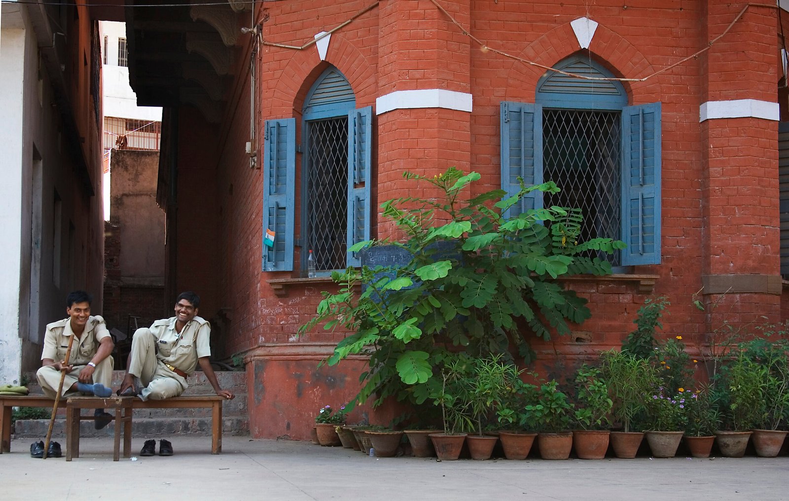 सांकेतिक चित्र: ड्यूटी पर पुलिसकर्मी