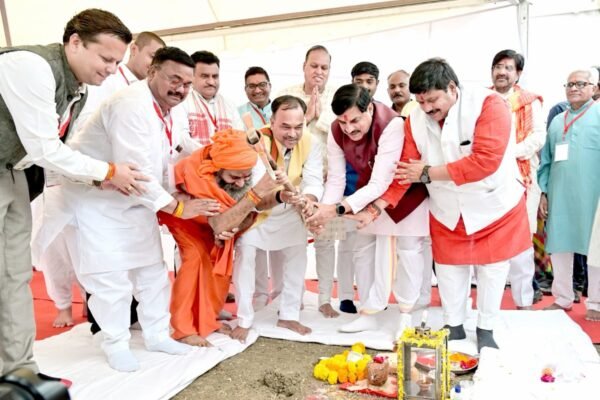 महाकालपुरम प्रकल्प के भूमिपूजन अवसर पर मुख्यमंत्री डॉ. मोहन यादव