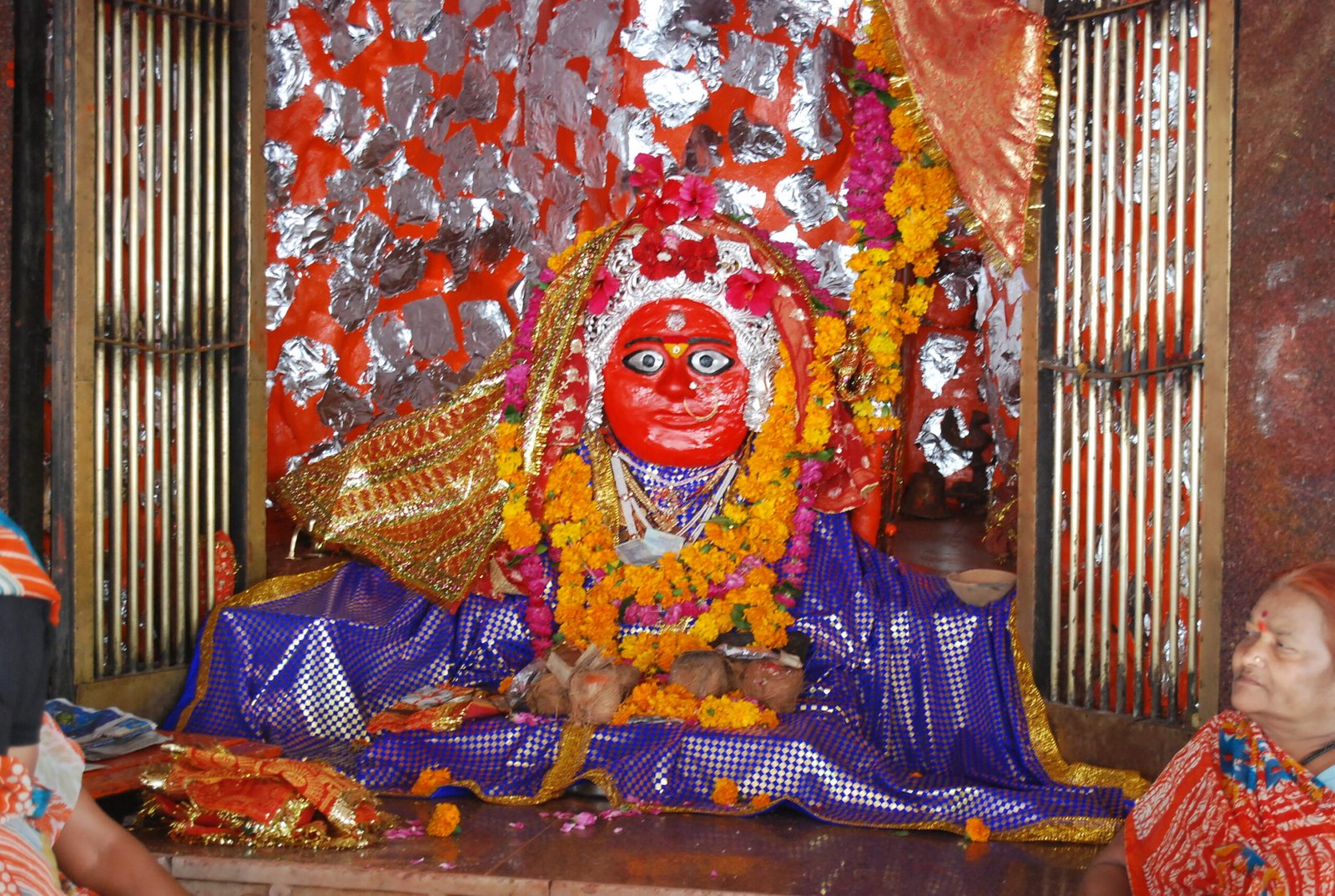 देवास माता टेकरी पर चामुंडा माता का दरबार