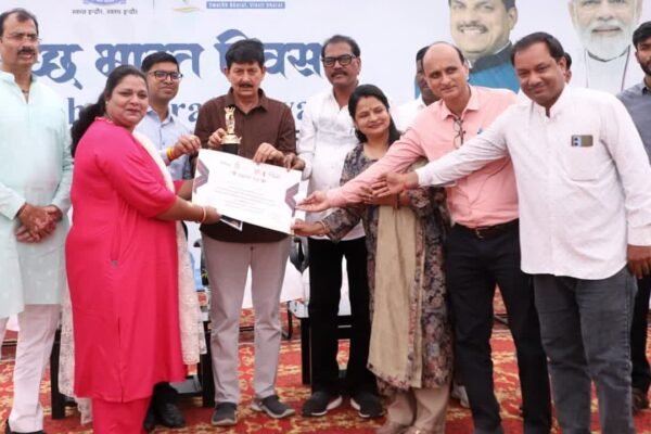 इंदौर में स्वच्छ भारत दिवस सम्मान समारोह