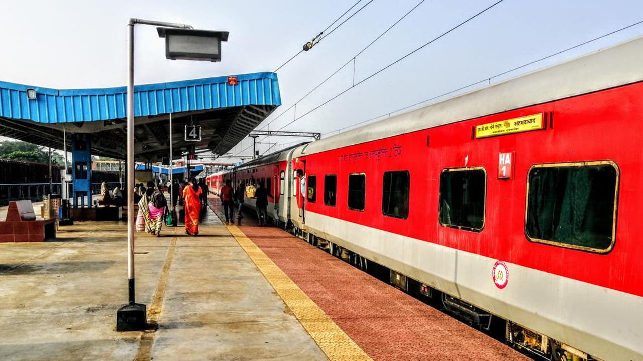 जोधपुर-इंदौर एक्सप्रेस