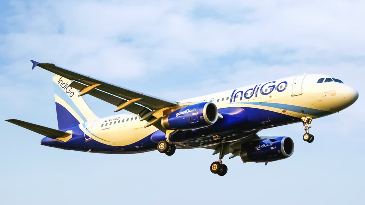 IndiGo Airbus A320 aircraft in flight (Photo: Wikimedia Commons / Md Shaifuzzaman Ayon)