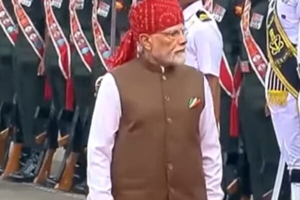 प्रधानमंत्री नरेंद्र मोदी