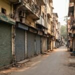बंद शटर वाली दुकानों वाला बाज़ार — सांकेतिक तस्वीर
