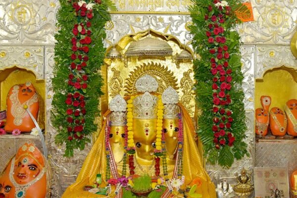 नलखेड़ा माँ बगलामुखी मंदिर में विराजमान माँ की प्रतिमा