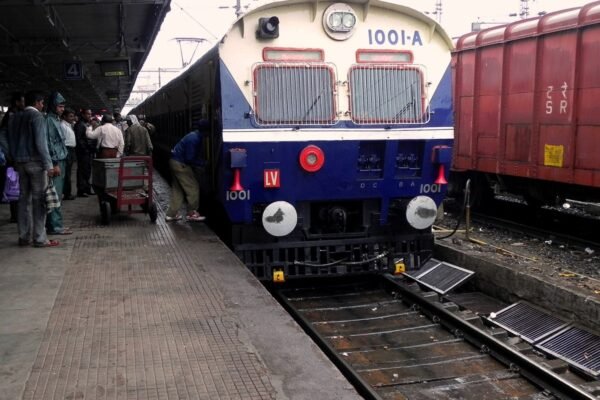 मेमू ट्रेन (सांकेतिक चित्र)