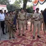 शक्ति मोबाइल को हरी झंडी दिखाते पुलिस कमिश्नर