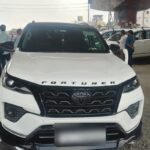 तेजाजी नगर चौराहे पर वाहन जांच अभियान के दौरान एक वाहन