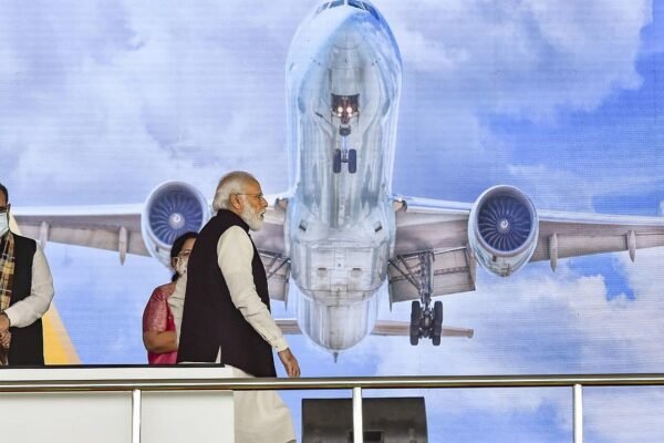 जेवर एयरपोर्ट के शिलान्यास समारोह में प्रधानमंत्री नरेन्द्र मोदी
