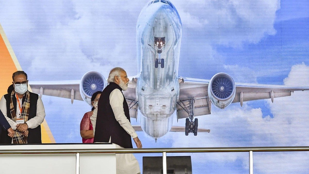 जेवर एयरपोर्ट के शिलान्यास समारोह में प्रधानमंत्री नरेन्द्र मोदी