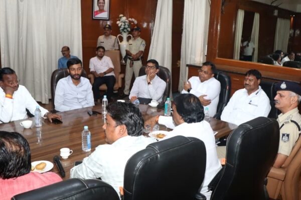 Meeting at Residency Kothi.